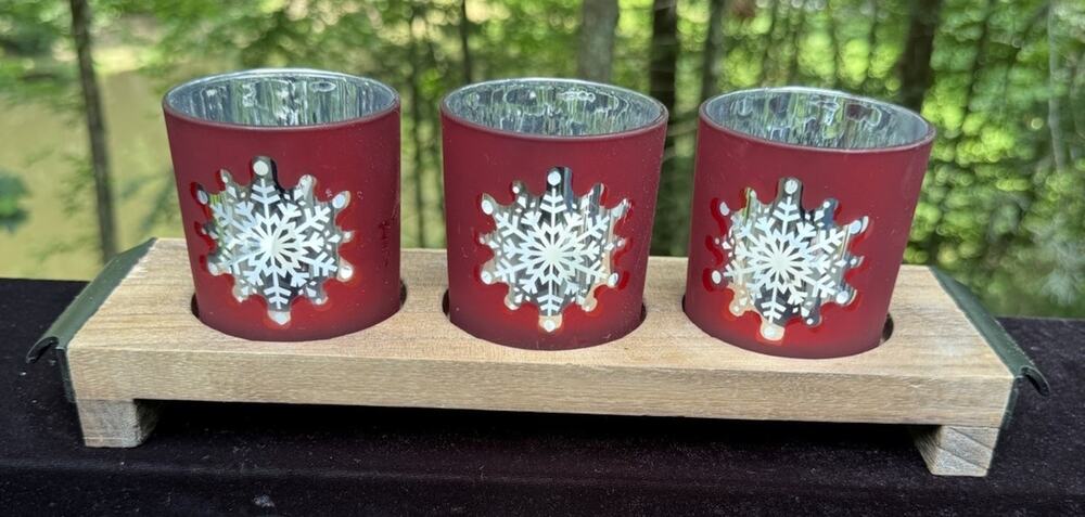 Hallmark Christmas Tray 3 Red Snowflake Candle Holder Lights Holiday LO27